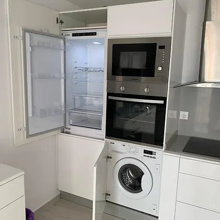 Karina 4m Apartment
