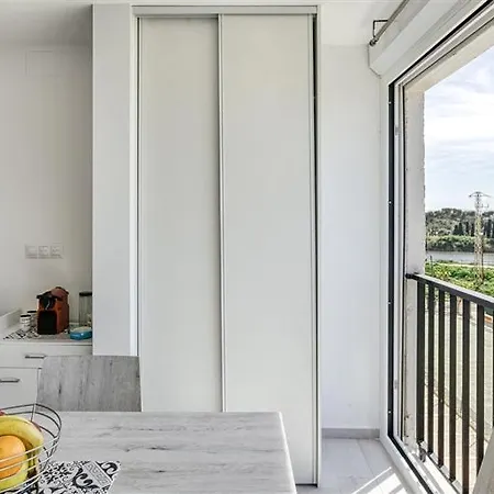 Karina 4m Apartment *