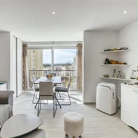 Karina 4m Apartment