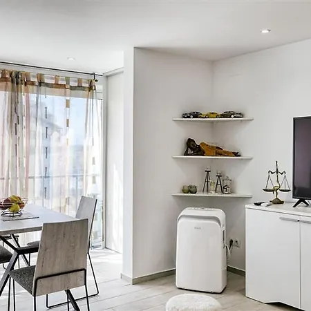 Karina 4m Apartment
